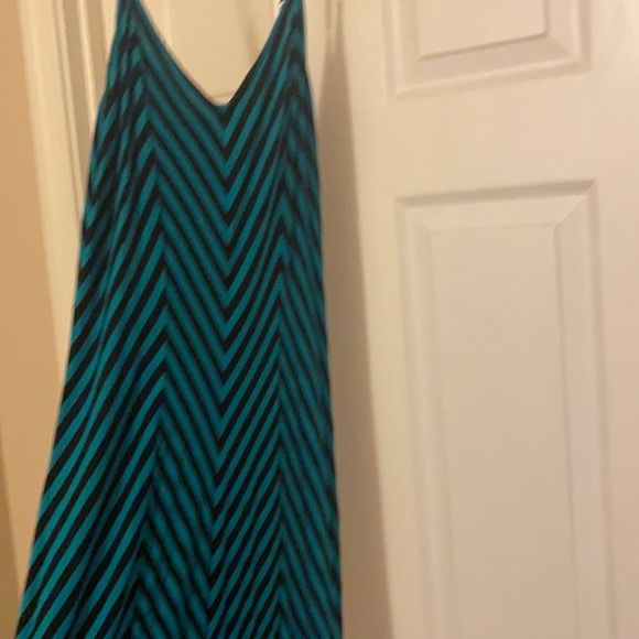 Maxi dress size medium - Picture 3 of 3